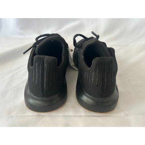 NWT adidas Kids' Swift Run 1.0 Running Shoes Black Sneakers Size 1.5 Boys - Picture 2 of 5